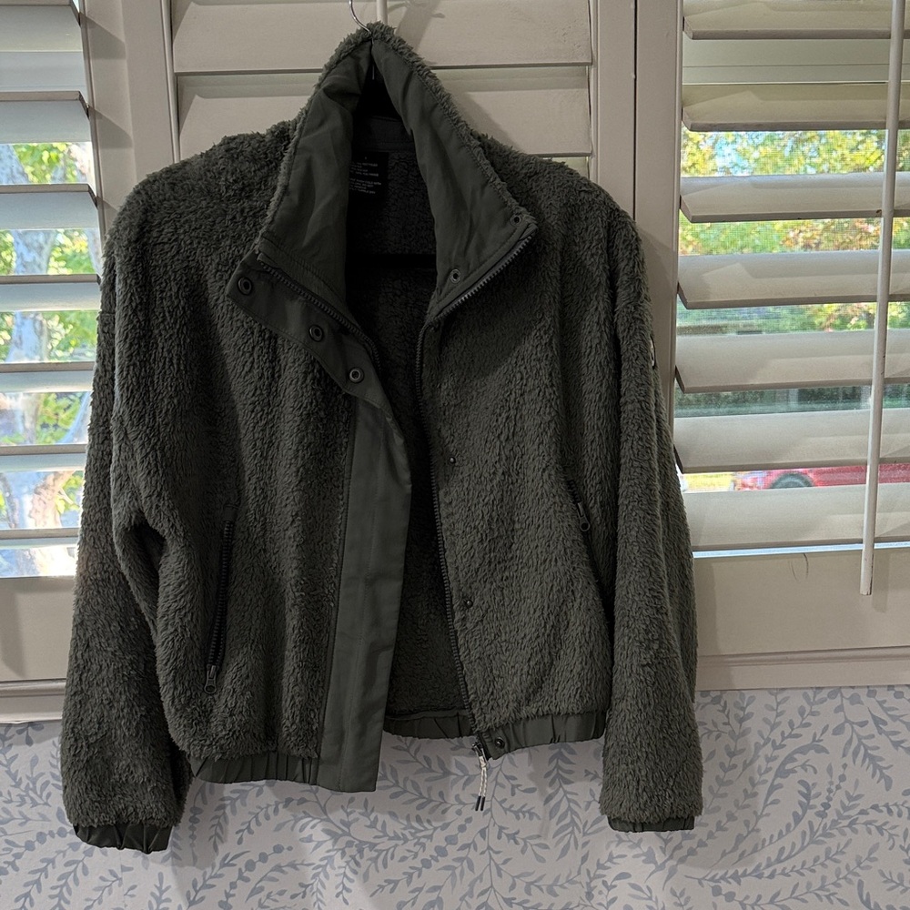 Vuori Umber Fleece Sherpa Jacket, size small